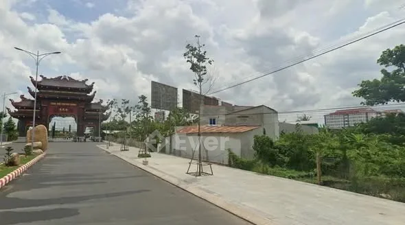 Bán đất mt đường vào chùa Phật Ngọc Xá Lợi , Vĩnh LongDiện tích: 1139m2 sẵn 305m2 thổ cư