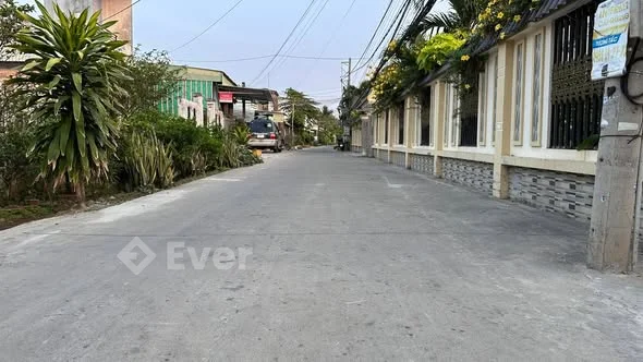 Bán đất TDT 13 x 22 = 286 m2 CLN. Lên thổ bình thường. Đất hướng đông gần siêu thị Coopmart Mỹ Tho.