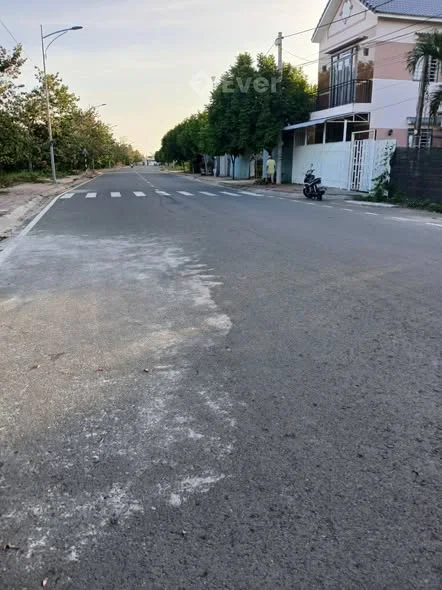 Bán đất nội ô phường Trà Vinh. Nhánh Phạm Ngũ Lão ( cà phê 6 Hữu ) thông Ngô Quốc Trị