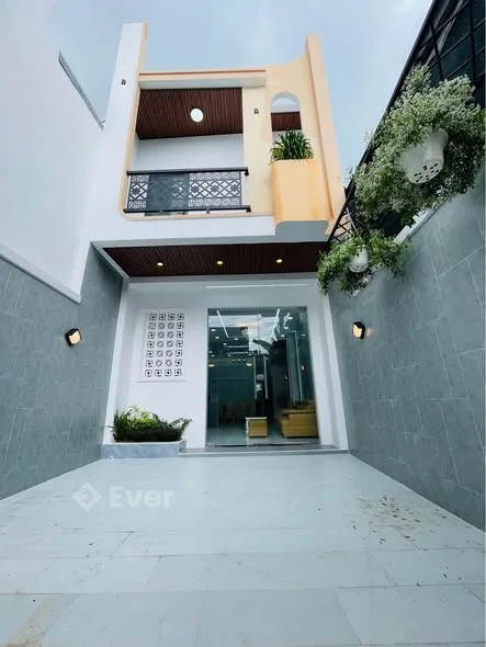 BÁN NHÀ LẦU ĐÚC - GẦN ĐƯỜNG HÙNG VƯƠNG MỸ THOĐịa chỉ: Tổ 8, khu phố Mỹ Thạnh, Phường Mỹ Phong