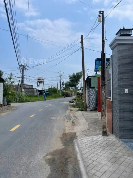 - Chính chủ gửi bán căn nhà cấp 4 mặt tiền đường Lê Văn Tưởng, xã Hướng Thọ Phú, tp Tân An, Long An - 3,5 tỷ - 100m²