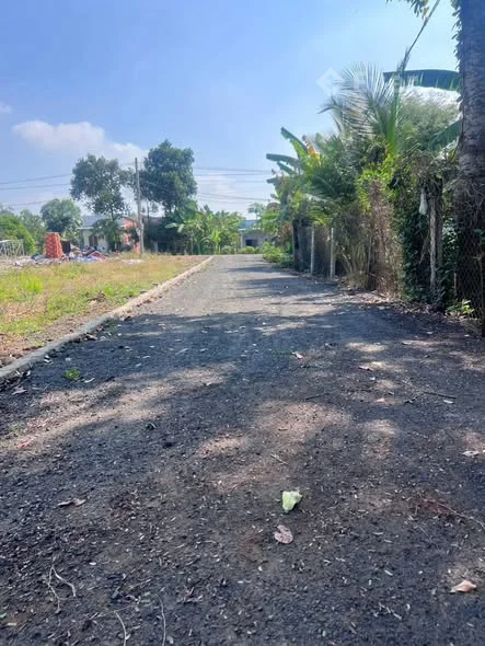 BÁN LÔ ĐẤT lONG TÂN, ĐẤT ĐỎ, BRVTG.iá chỉ 720DT: 5x51m với 80m2 thổ cư. - 720 triệu - 255m²