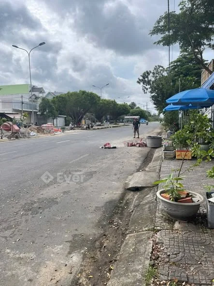 B.ÁN NỀN MẶT TIỀN ĐƯỜNG NGUYỄN VĂN LINH - KDC HOÀNG PHÁT - BẠC LIÊU ( đoạn gần nhà thờ )