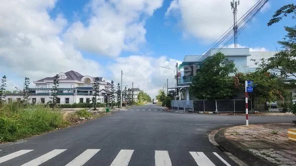 BÁ.N NỀN GÓC KDC TRÀNG AN Vị trí: Góc đường 12 & đường 19A (Nguyễn Thị Dần)