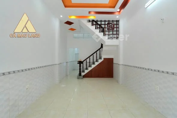 Nhà 1 trệt 1 lầu mặt tiền đường Trần Nguyên Hãn, P4 (cũ) Cà Mau • Diện tích: ngang 4m x dài 18.5m