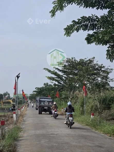 ĐẤT NỀN ĐƯỜNG CỐNG ÂU THUYỀN, CÁCH NHÀ LỒNG CHỢ 300M