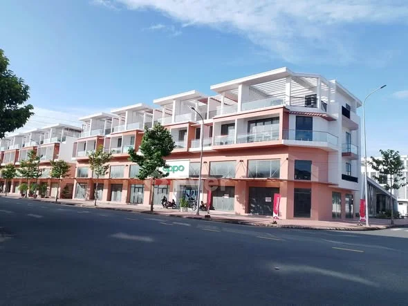 NHÀ Ở KHU ĐÔ THỊ AMALUNA – TRÀ VINHNgay trung tâm thành phố – Giá trị bền vững theo thời gian