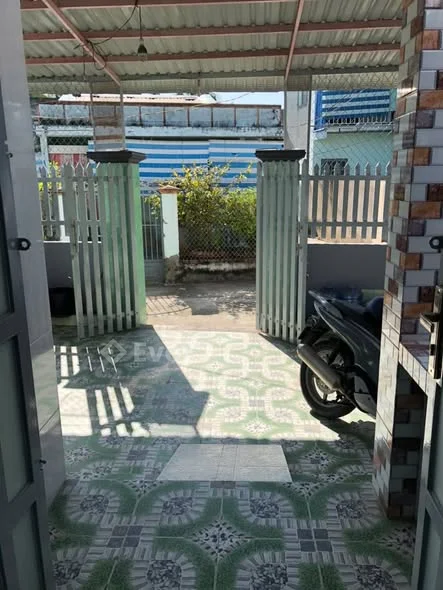 Bán nhà 1 trệt 1 lầu khu phố 9 - P5 - Tp Mỹ Tho - Tiền Giang Cách đường Đoàn Thị Nghiệp đi vào 200m,