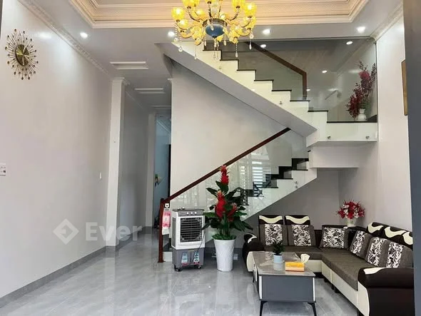 Nhà còn mới mặt tiền đường Bùi Hữu My Kdc Licogi P1 Vị trí: Nhà đường Bùi Hữu My (Lộ giới 12m)