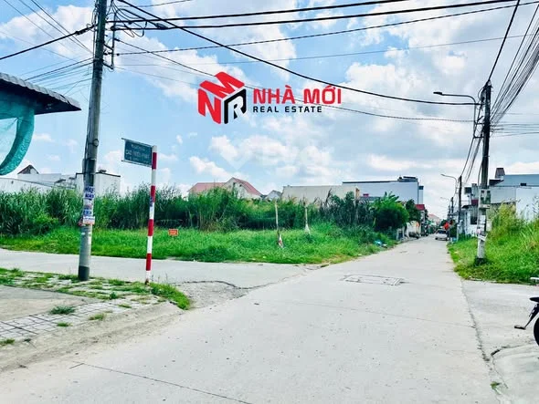BÁN NỀN ĐƯỜNG CAO TRIỀU PHÁT (P8 cũ)Vị trí đẹp, gần Chợ và Trường học, thuận tiện kinh doanh