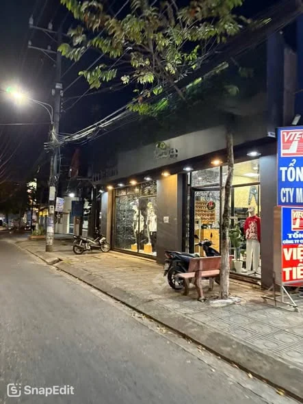 Cho thuê nhà mặt tiền Nguyễn Trung Trực, Vĩnh Lạc, Rg. Diện tích: 9,75 x 20,9m