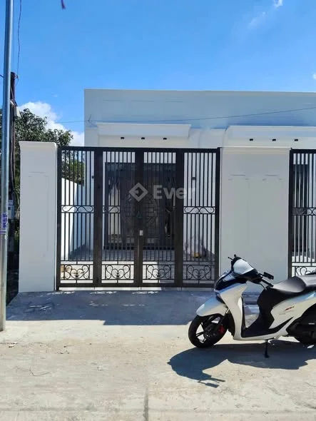 Bán nhà mặt tiền đường Trần Hữu Độ, An Bình, Rạch Giá. DT căn 1: 4,7 x 28m ( có thổ cư )