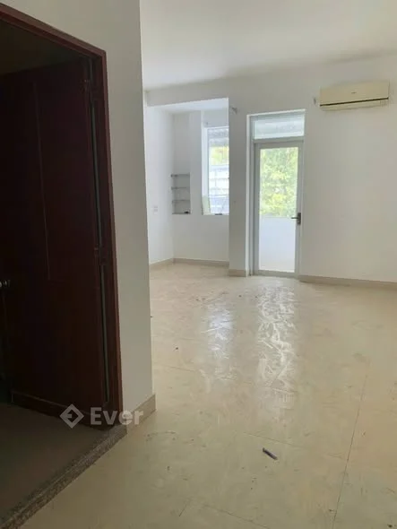 Chủ cần ra nhà mặt tiền 3/2 hoàn thiện 1 trệt 2 lầu, vị trí đẹp, mia xong cho thuê có thu nhập