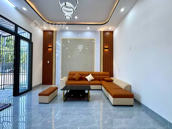 BÁN NHÀ ĐẸP - ĐƯỜNG HOÀNG LÊ KHA Vị trí: Đường Hoàng Lê Kha. Lộ giới: 7m