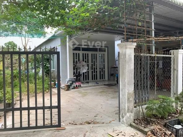 Bán nhà MT Lê Văn Tuân – P. Vĩnh Hiệp – Rạch Giá - An Giang 
Diện tích : 8m x 96m – 760m² đất vườn - Thỏa thuận - 760m²