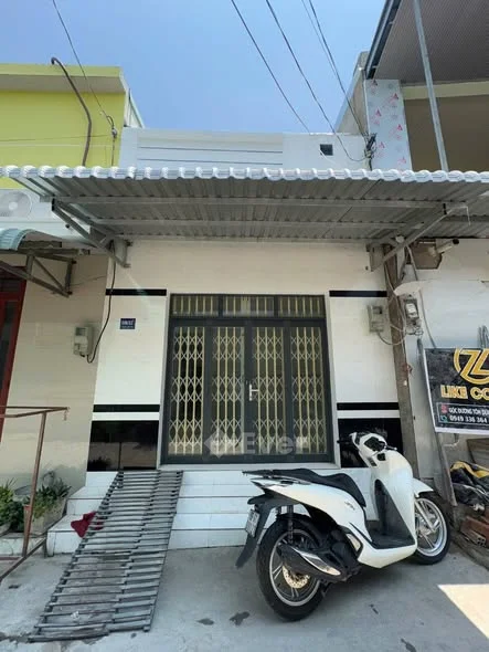 Bán nhà hẻm 596 Ngô Quyền - Phường An Hoà - Rạch Giá - An Giang• Diện tích: 4m x 11,5m