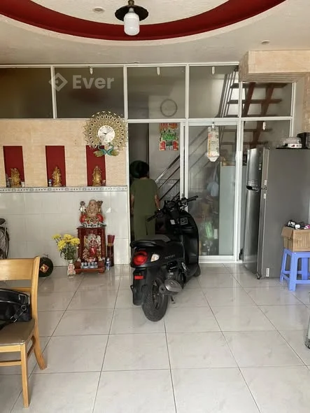 HOT HOT HOT GIẢM GIÁ BÁN GẤP GẤP NHÀ MẶT TIỀN ĐỐNG ĐA