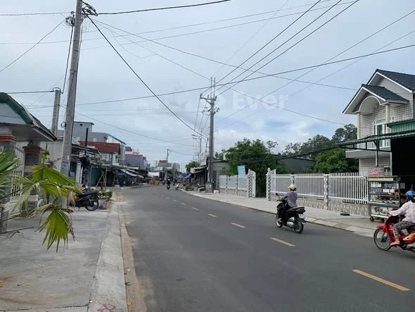 CHO THUÊ NHÀ Vị trí: Nhà mặt tiền đường Quang Trung phường Vĩnh Quang