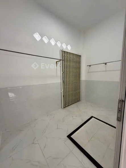 Nhà hoàn thiện Đường Vũ Trọng Phụng Rạch Giá 2 tỷ 990 0948280*** DT 5*20 full thổ cư - giấy phép