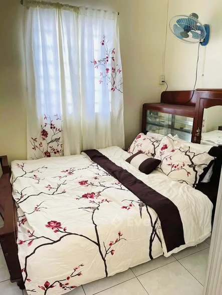 - Cần bán Nhà 1 trệt 2 lầu mặt tiền Thủ Khoa Nghĩa - Vĩnh Thanh Vân ( Củ) RG - AG