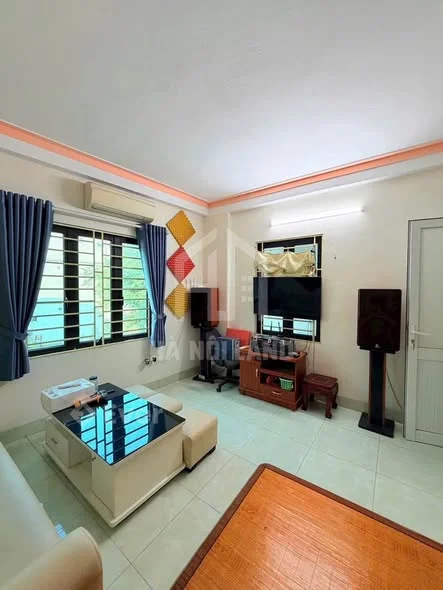 HOT - Nhà Lô Góc Lai Xá -35M-4Tầng-4PN 50m ra ô tô chạy-200m ra QL32 di chuyển tiện