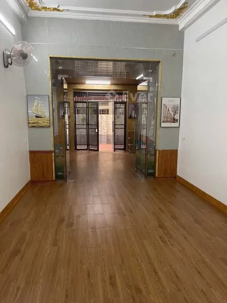 Với giá 3ty450 a/c đã có căn nhà 2 tầng tại phường phú sơnDt 91m thực tế 94m2 mt 4m hướng đông