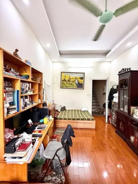 Chính chủ b.á.n nhà Đường Láng – Đống Đa. Diện tích 45m2, 4tầng, mặt tiền 3.6m, chào 9tỷ5