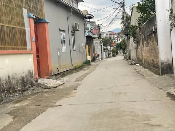 Chính chủ gửi bán lô đất 105m tại xã phú cát quốc oai Giá 2tỷ xx