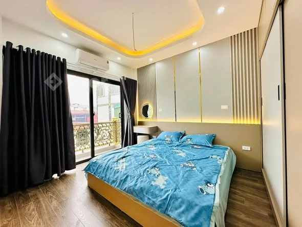 XÃ ĐÀN - ĐỐNG ĐA+ Diện tích : 35m2x5tầng,full nội thất+ Tầng 1: Để xe + khách + bếp + wc. - Thỏa thuận - 35m²