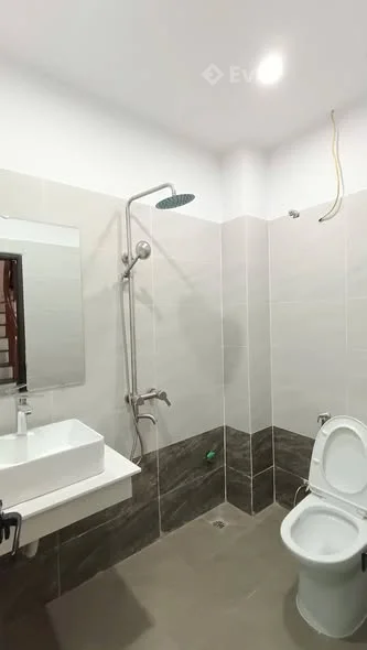 Nhà Đại Thành ngõ nông sát trục chính43m x 3,5 tầng, công năng 3 ngủ 1 thờ 1 phơi