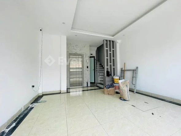 KINH DOANH - THANG MÁY, MỘT NHÀ RA PHỐ, MỖI TẦNG 1 PHÒNG RỘNG KHÉP KÍN.