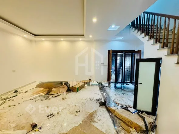 Bán nhà đẹp cuối Trịnh Văn Bô• 40m² x 5 tầng mới tinh• Ô tô đỗ ngay cổng