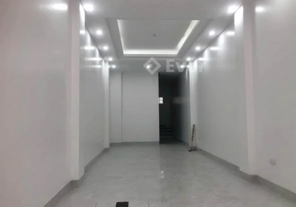 Nhà Mặt Phố-Hồ Tùng Mậu- Nam Từ liêm, Vỉa hè rộng.Mặt tiền rộng- Kinh Doanh đỉnh cao.cửa hàng