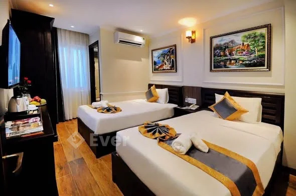 KHÁCH SẠN SÁT BIỂN TRẦN PHÚ Diện tích: 126m2 - Kết cấu 8 tầng, 30 phòng, hồ bơi tầng 8 - 60 tỷ - 126m²