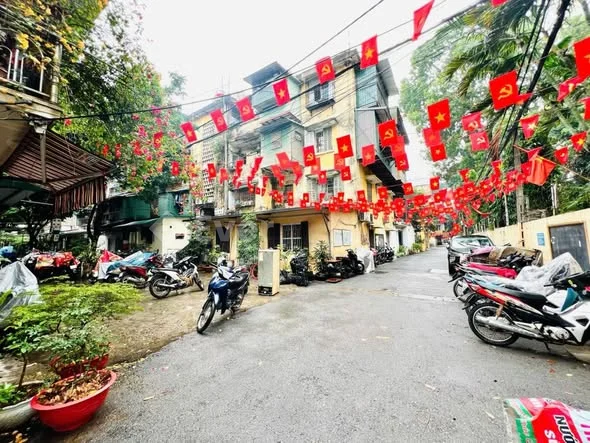 Chủ cần bán gấp TẬP THỂ phố Minh Khai - 70m chỉ hơn 3 tỷ - Full nội thất