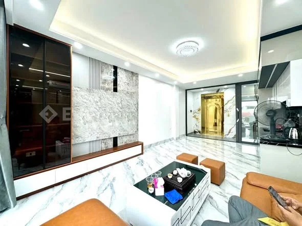 NHÀ ĐẸP TRƯƠNG ĐỊNH, HOÀNG MAI, 5 TẦNG THANG MÁY. + Diện tích 50m2, mặt tiền 4.5m, sổ đỏ chính chủ.