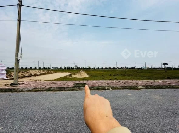 2 LÔ BIỆT THỰ LIỀN KỀ ĐÔNG LÂM 2-TIỀN HẢI