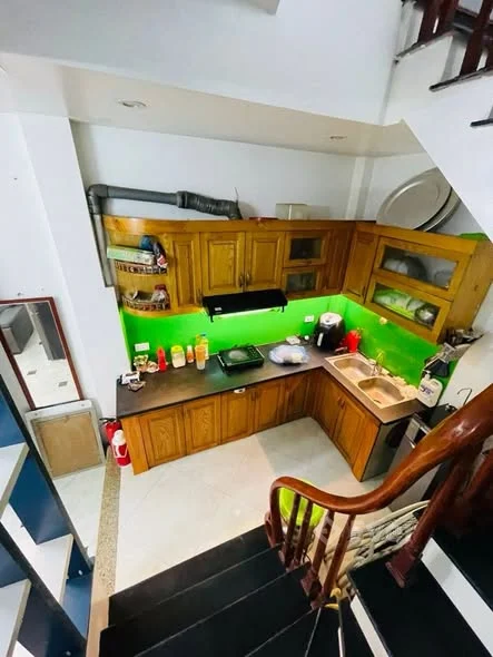 BÙI XƯƠNG TRẠCH (VĐ 2.5 )DT : Sổ 30m2 , xây 5 tầng ,thông sàn