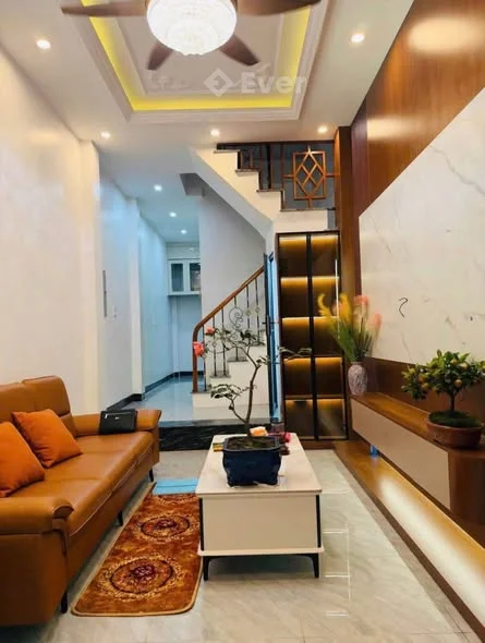 Nhà đẹp phố Bà Triệu – Hà ĐôngÔ tô đỗ cửa • 5 tầng • DT 32–35m²Giá 12,5 tỷ • Chủ để lại nội thất