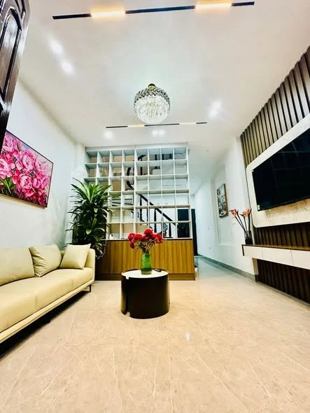 NHÀ PHỐ KIM GIANG - NGÕ THÔNG - 2 MẶT NGÕ - 15m RA PHỐ Diện tích 35m2