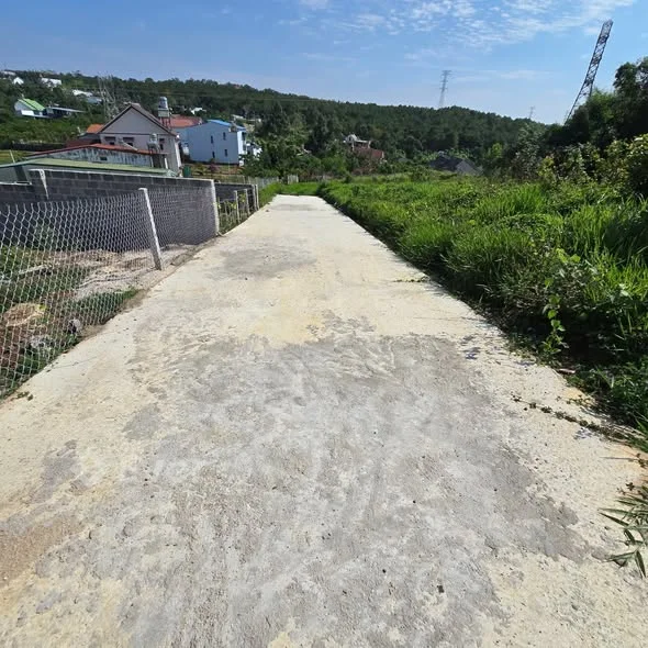 Hẻm 94 Tô Hiến Thành, P3, Bảo Lộc, Lâm Đồng.Dt 588m2. Sẵn 500m2 thổ cư. Đường ô tô trước đất