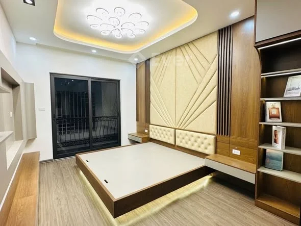 TRƯƠNG ĐỊNH - THANG MÁY - TẶNG FULL NỘI THẤT 50 m2 xây 5 tầng Zá chỉ 11 tỷ Lh 0988350***