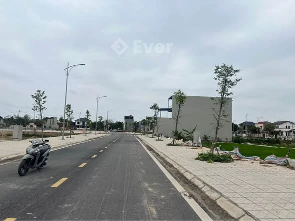 Chính chủ em bán lô đầu ve nội bộ mb4064 Đông Quang - Tp Thanh Hoá- Diện tích : 110m2