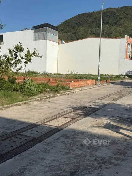 Bán 2 lô đất TDC hòn rớ 2 dt 100 m ngang 5-Đất hướng tây nam, đối diện sông