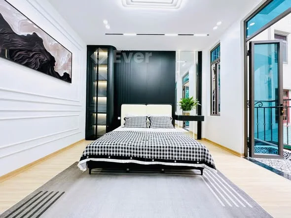 Gia đình tôi gom góp bao năm, mua mảnh đất 45m² tại Vương Thừa Vũ và xây mới 5 tầng, làm cực kỳ tâm