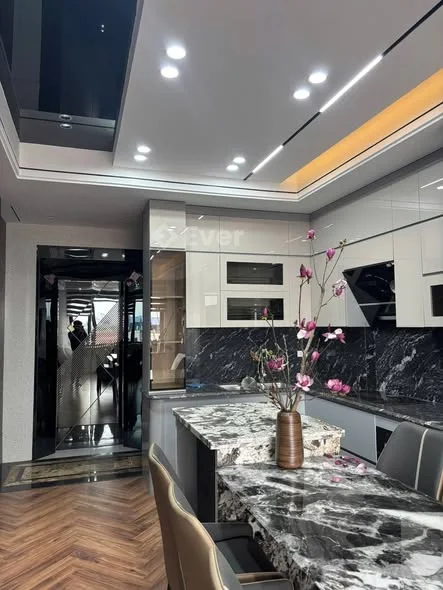 NHÀ PHỐ NGUYỄN VĂN CỪ - GIA THỤY - LONG BIÊN 52m² - 7Tầng –gara ô tô - thang máy - full nội thất