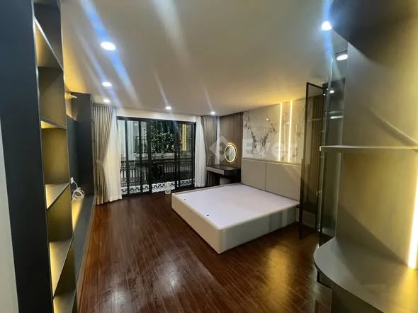 Bán Nhà Đường Hoàng Mai. 6 Tầng Thang Máy. Ô Tô. DT 56m2. MT 4.5m