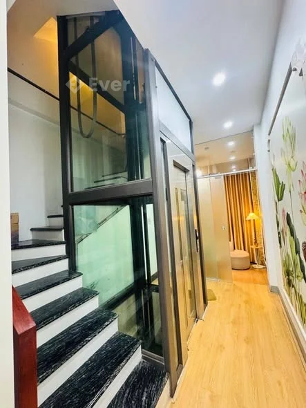 Nhà mặt phố Minh khai 42/47m2 MT3,3 dài 13m . Phố rộng rãi, tấp nập, kinh doanh sầm uất - 29 tỷ - 42m²