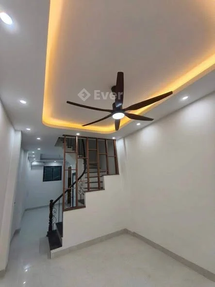 Bán nhà - ĐỊNH CÔNG thượng - nhà 4T xây kiên cố - nội thất xịn còn như mới - ngõ rộng thông thoáng,