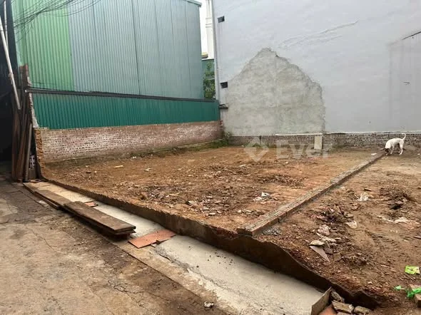 Cần Bán Lô Đất 80,1m Phù Yên,Trường Yên - Hà Nội
DT : 80,1m Đường thông oto
MT = hậu 8,15m vuông vắn